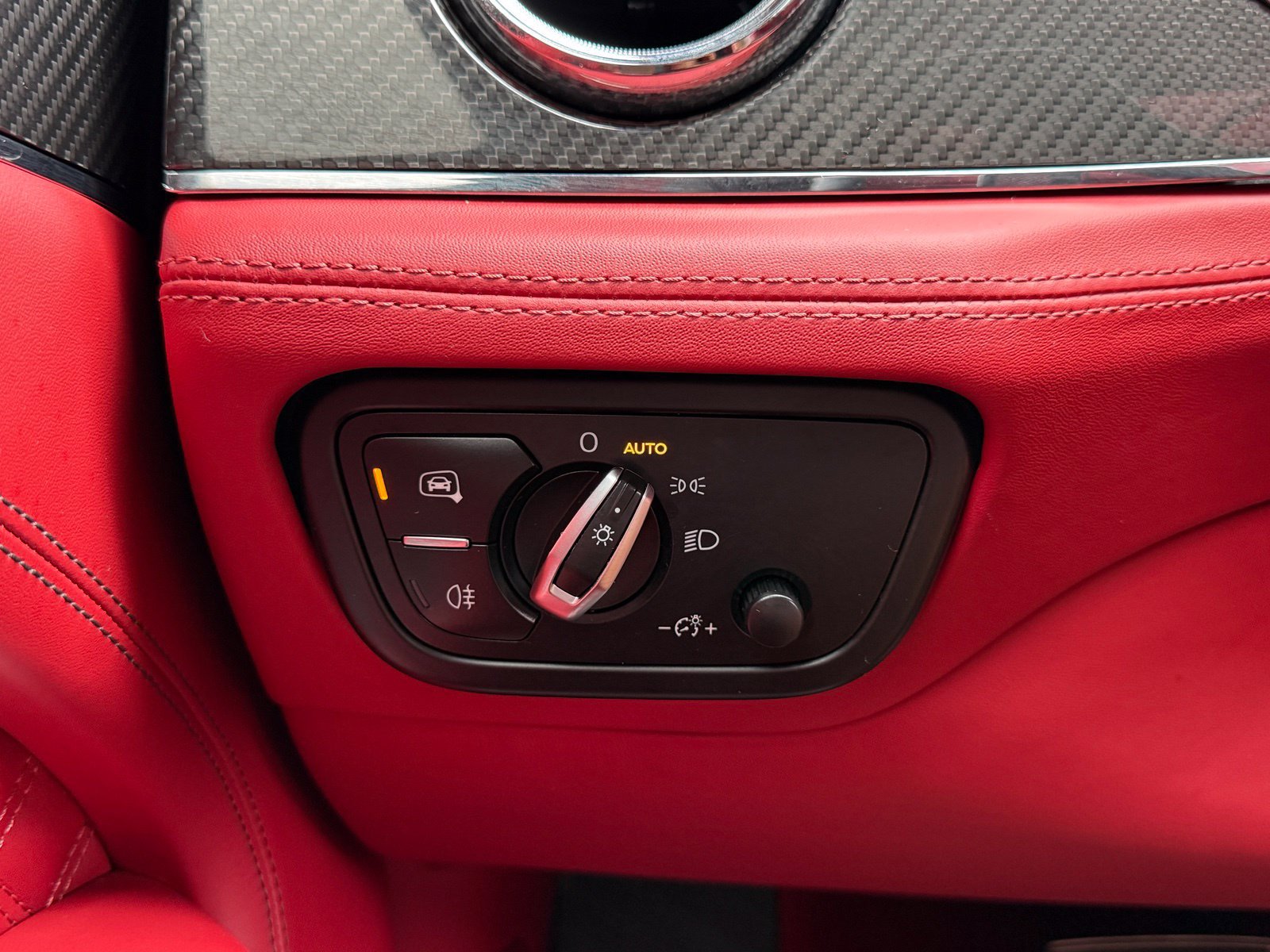 Used 2021 Bentley Bentayga AWD/4WD image 40