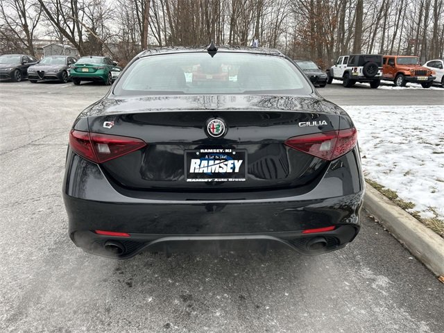 Used 2023 Alfa Romeo Giulia Veloce image 7