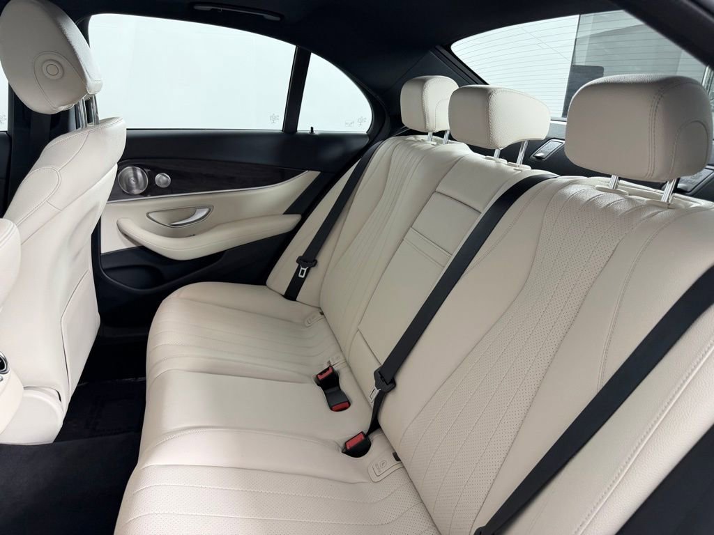 Used 2018 Mercedes-Benz E 300 4MATIC image 23