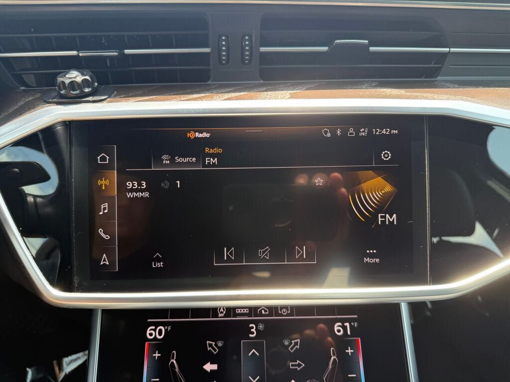 Used 2022 Audi A6 2.0T Premium w/ Black Optic Sport Package AWD/4WD image 18