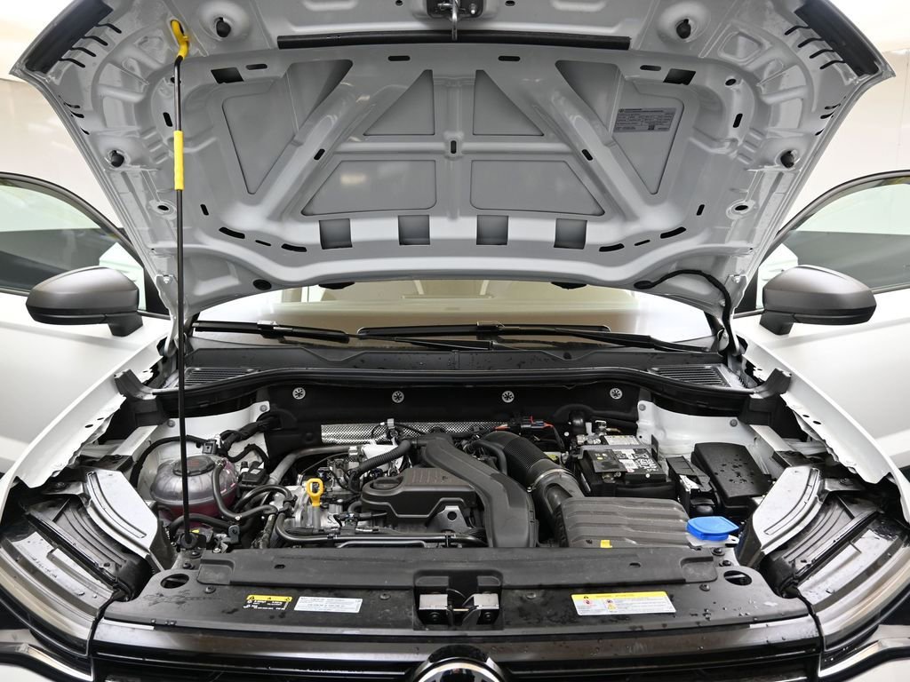 Used 2025 Volkswagen Taos S image 9