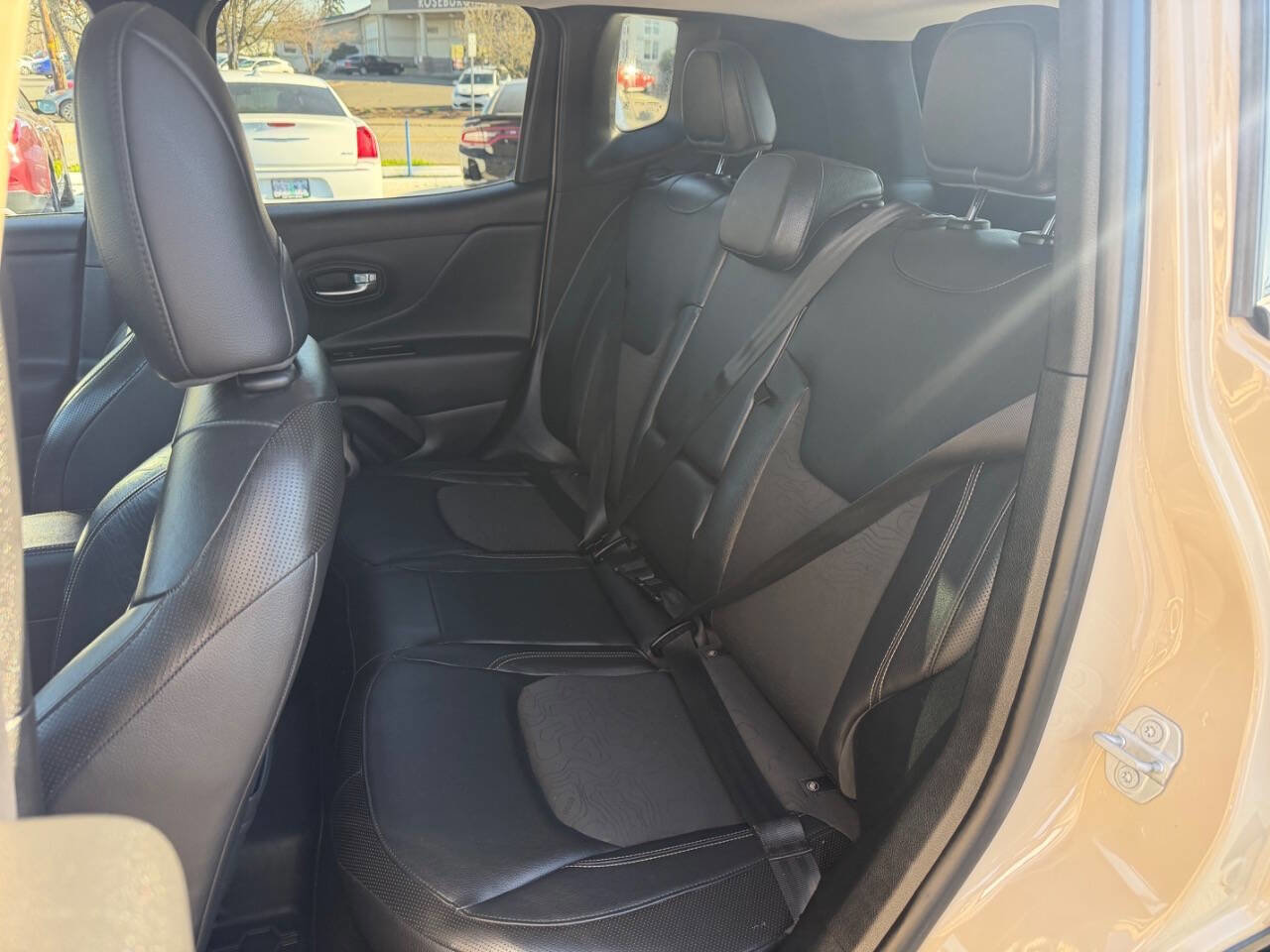 Used 2017 Jeep Renegade Trailhawk image 16