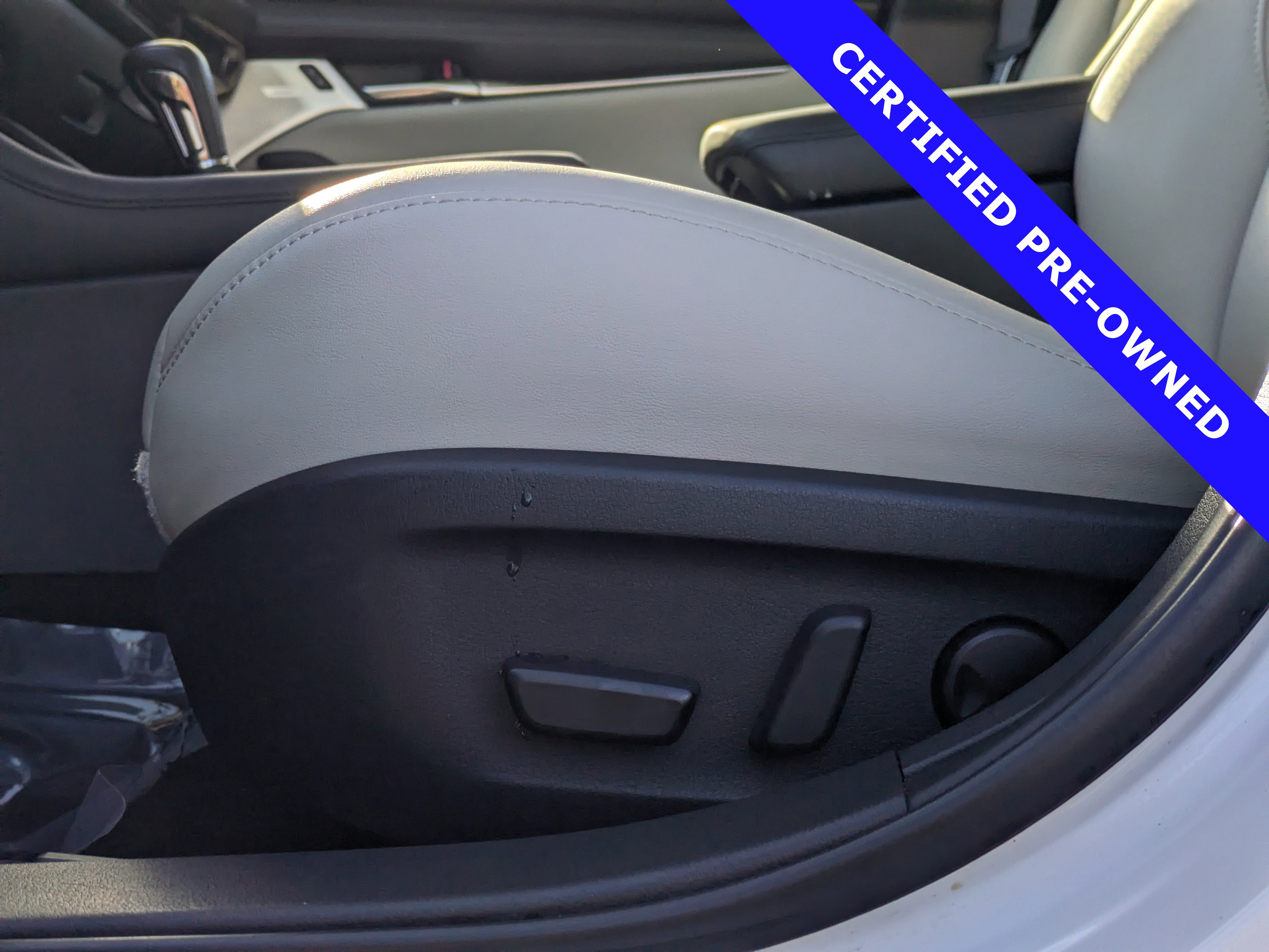 Used 2019 MAZDA MAZDA3 Sedan w/ Preferred Package image 21