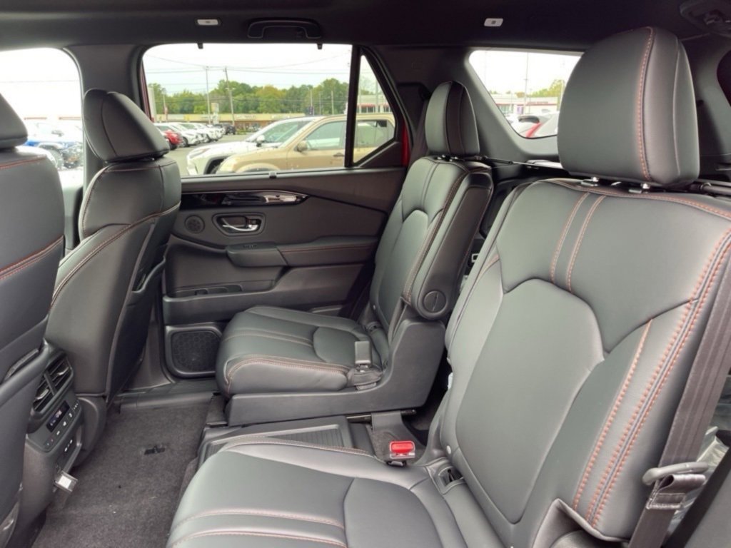 New 2025 Honda Pilot TrailSport image 19
