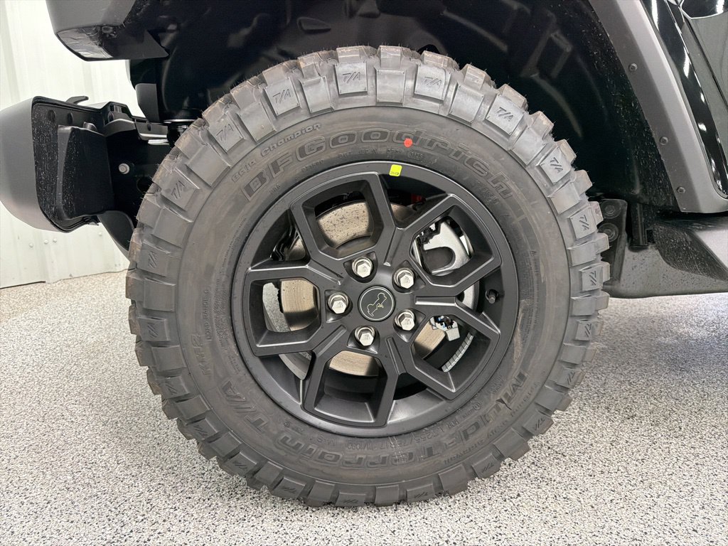 New 2026 Jeep Gladiator Sport AWD/4WD image 8