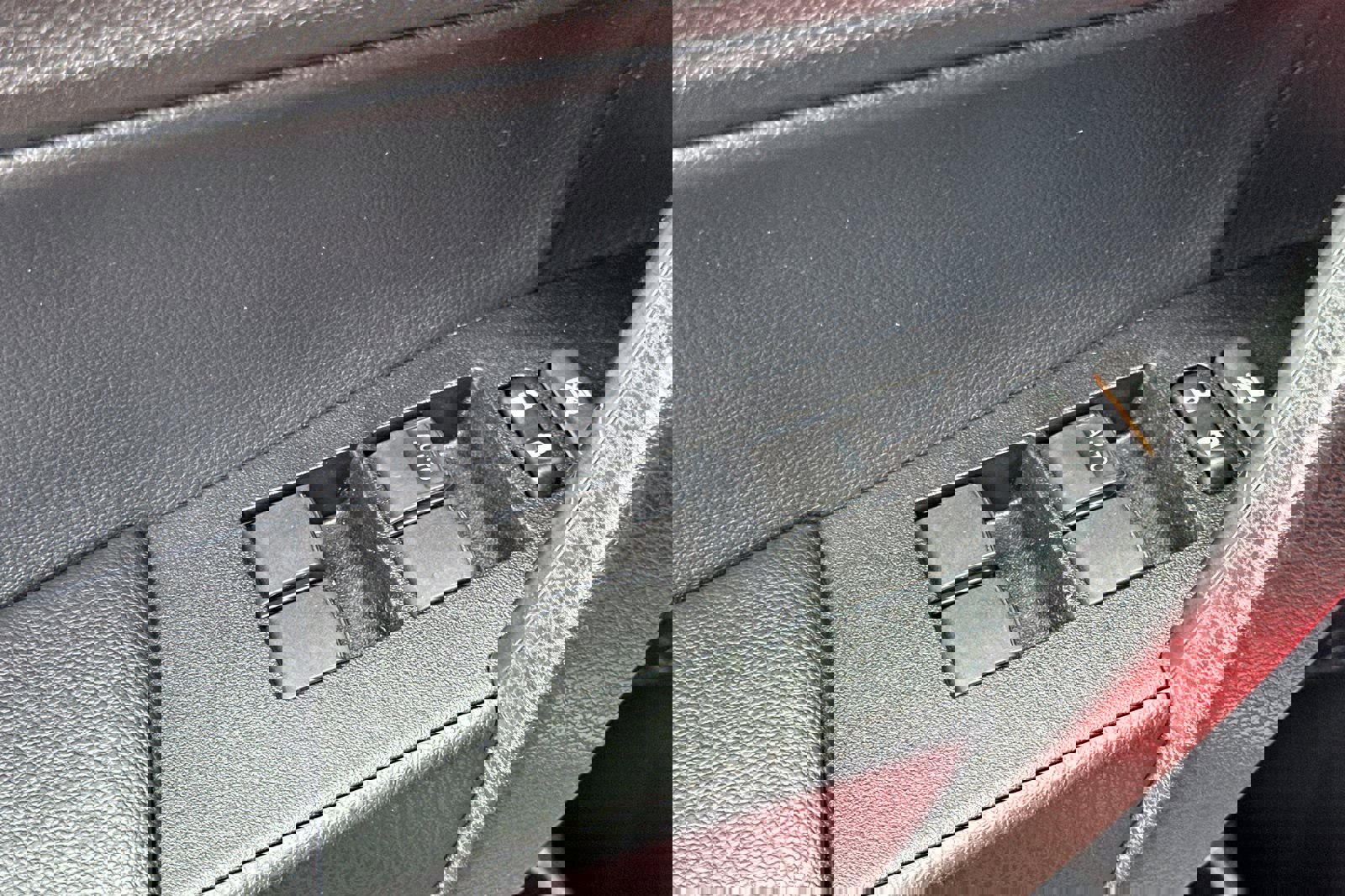 Used 2018 Toyota Corolla XLE FWD image 12