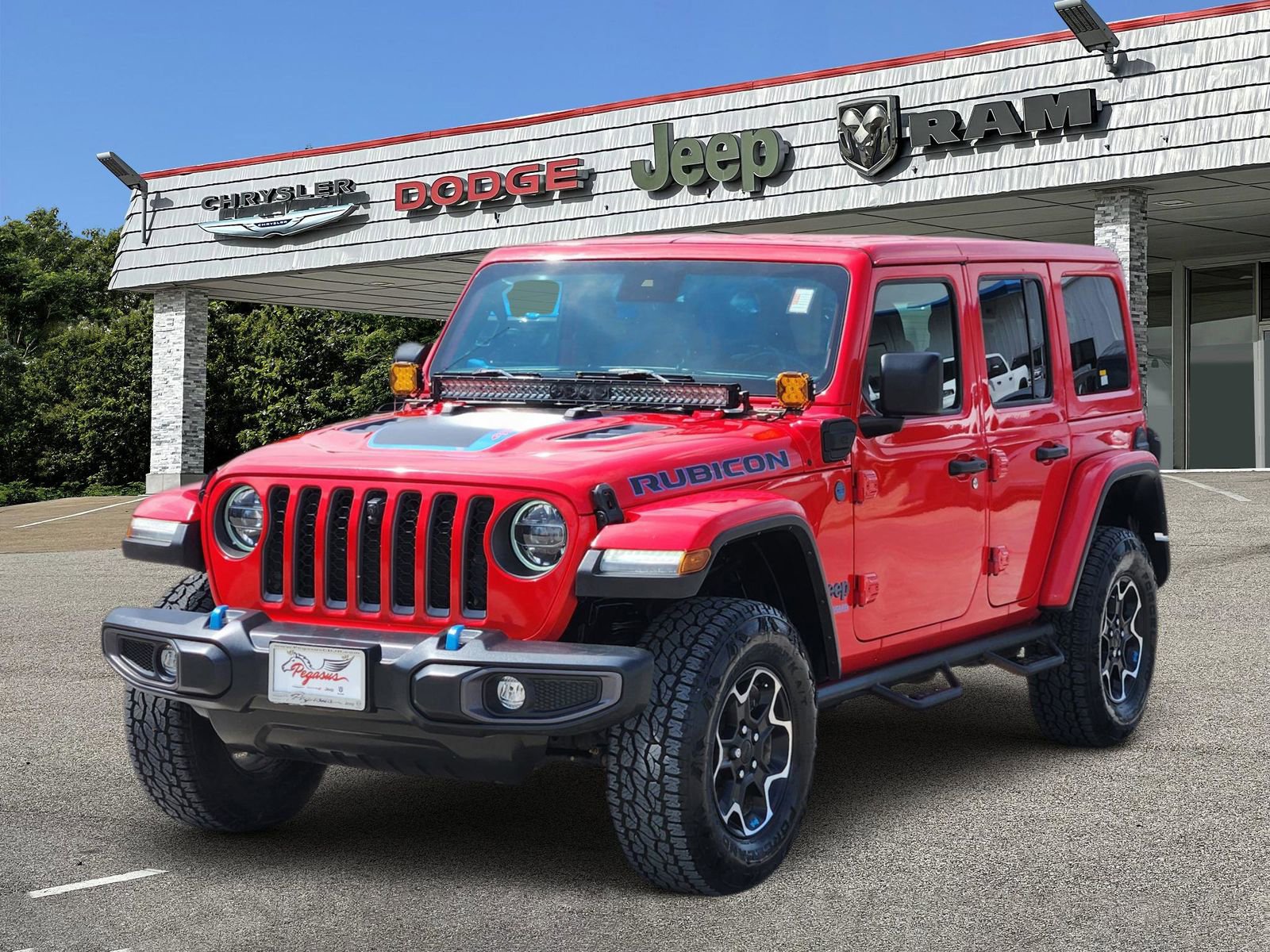 Used 2022 Jeep Wrangler Unlimited Rubicon 4xe w/ Cold Weather Group AWD/4WD image 2