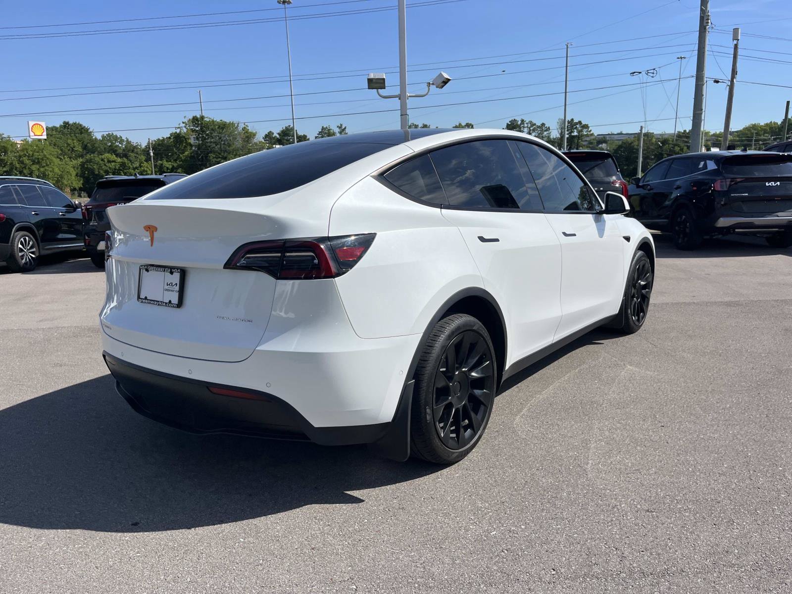 Used 2022 Tesla Model Y Long Range AWD/4WD image 3