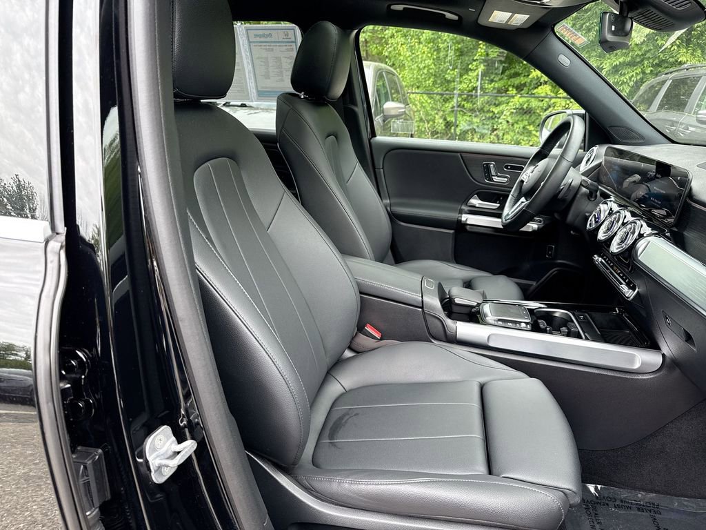 Used 2023 Mercedes-Benz EQB 350 4MATIC SUV image 26