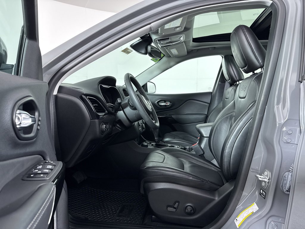 Used 2023 Jeep Cherokee Altitude Lux w/ Lux Elite Package image 4