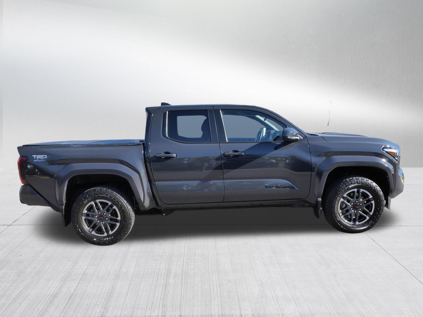 Used 2025 Toyota Tacoma TRD Sport AWD/4WD image 9