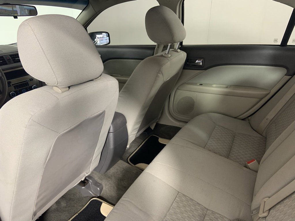 Used 2011 Ford Fusion S image 26