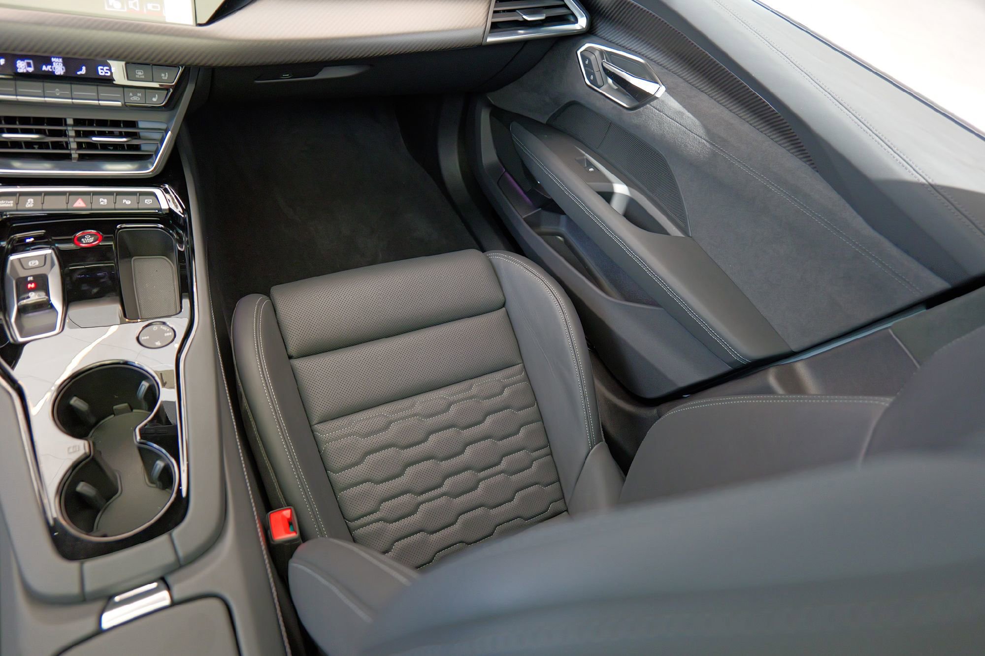 New 2026 Audi S e-tron GT Prestige image 34