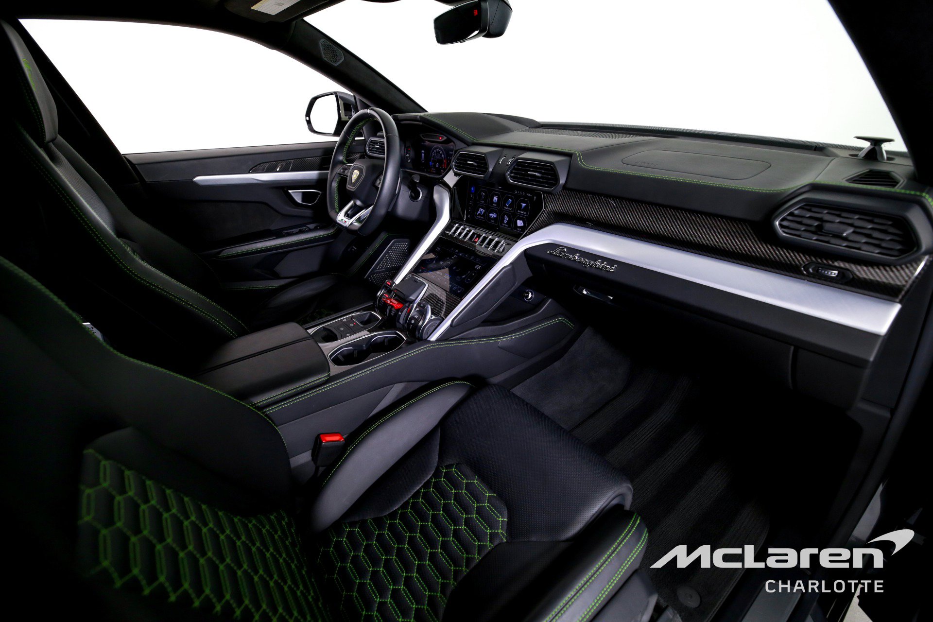 Used 2020 Lamborghini Urus image 29