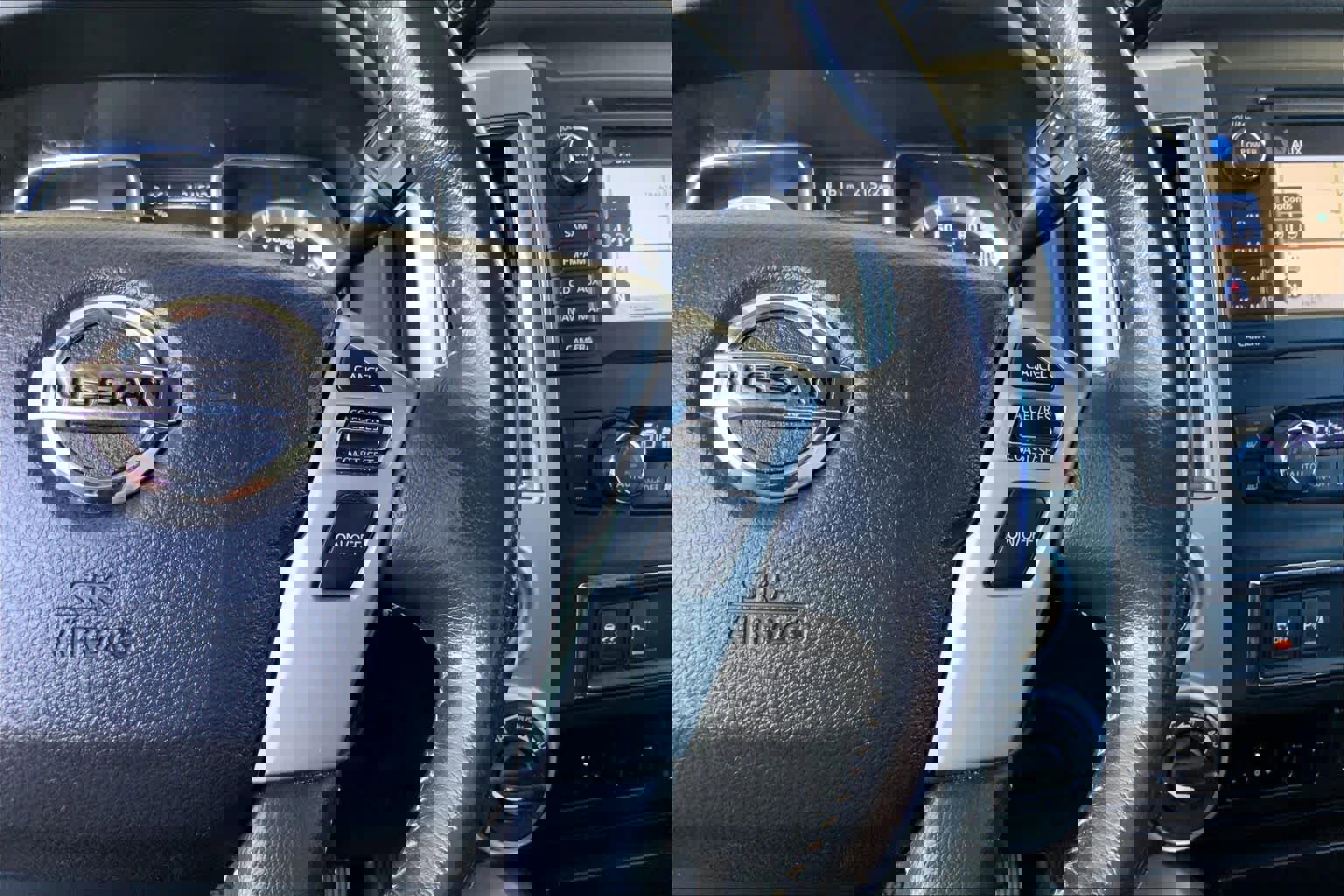 Used 2016 Nissan Titan PRO-4X image 25