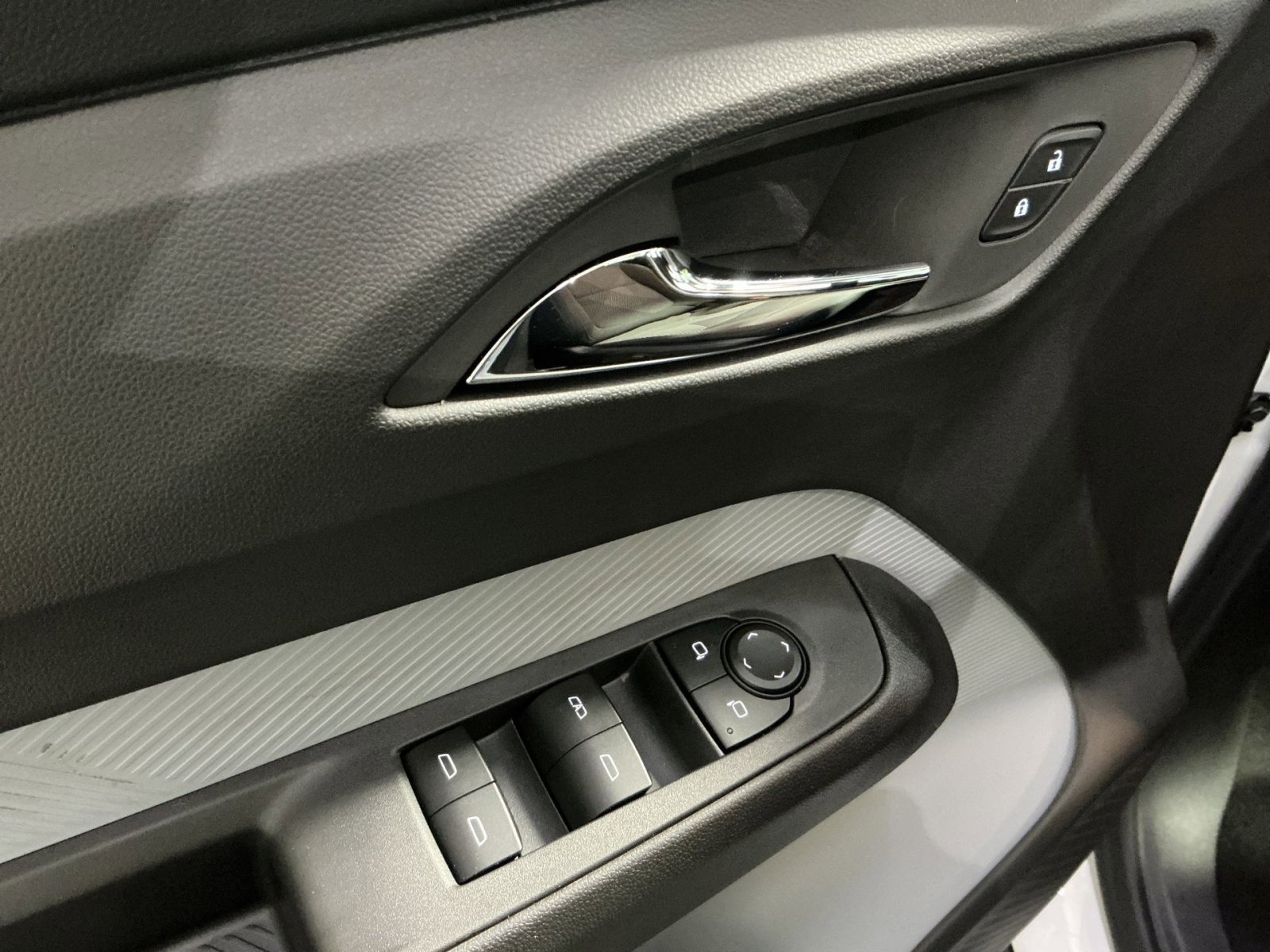 New 2027 Chevrolet Bolt LT w/ Comfort Package image 23