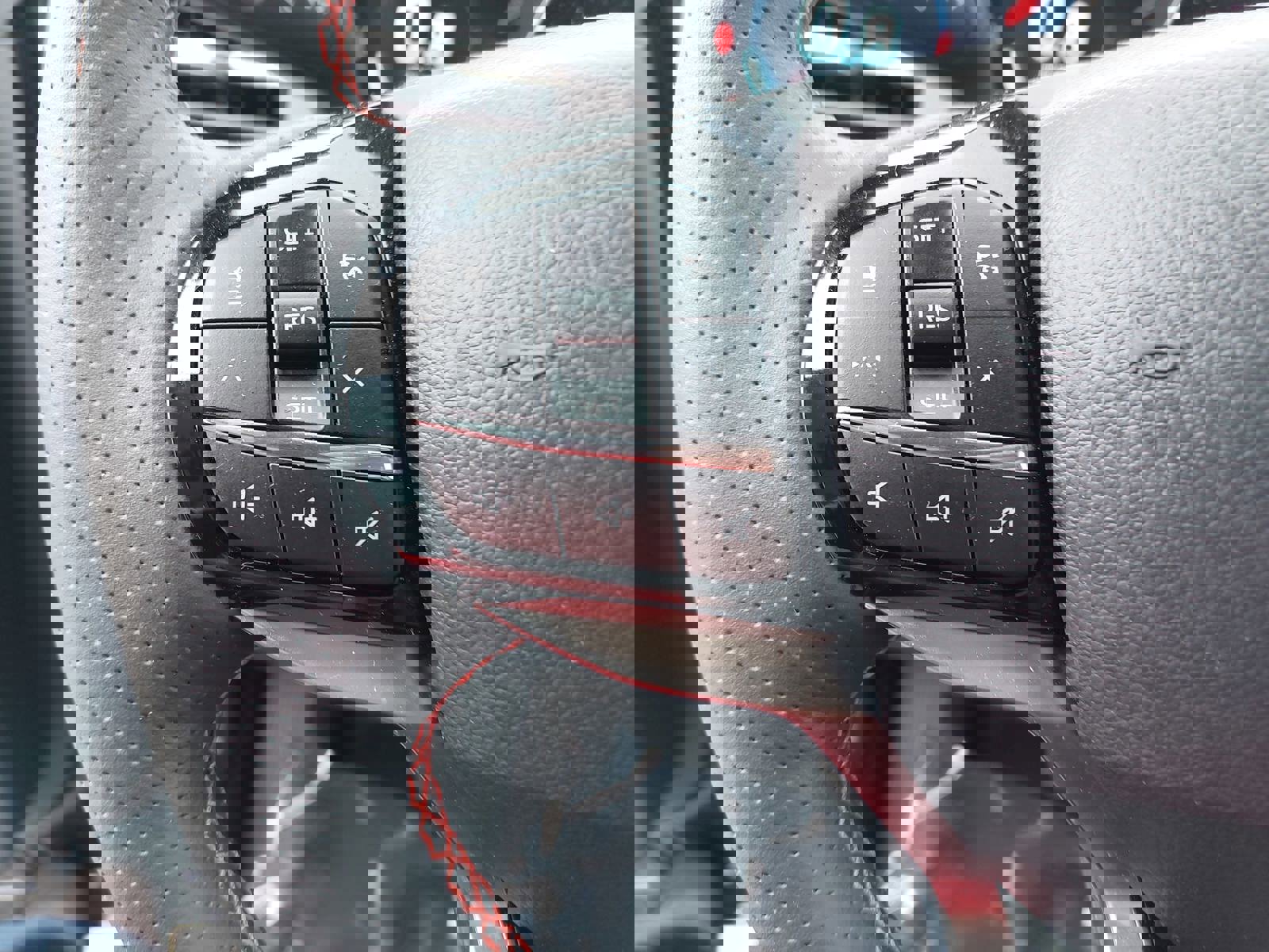 Used 2025 Ford Explorer ST-Line w/ Premium Package image 19