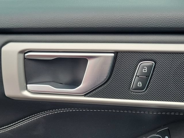Used 2023 Ford Explorer XLT RWD image 14