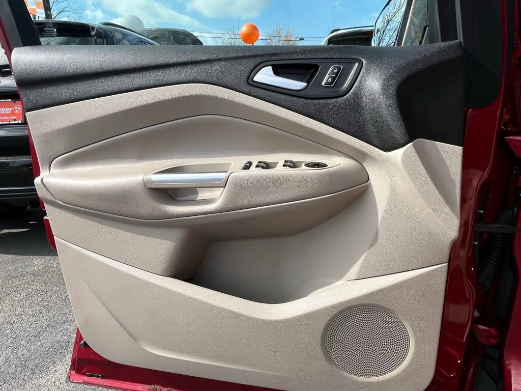 Used 2015 Ford Escape SE image 12