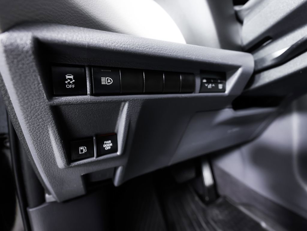Used 2023 Toyota Sienna LE AWD/4WD image 25
