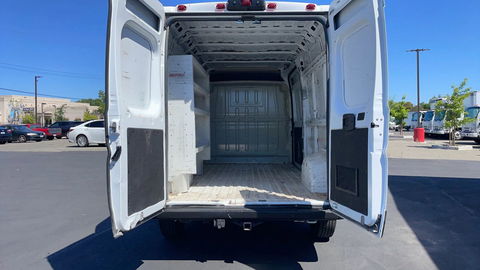 Used 2023 RAM ProMaster 2500 w/ Convenience Group FWD image 30