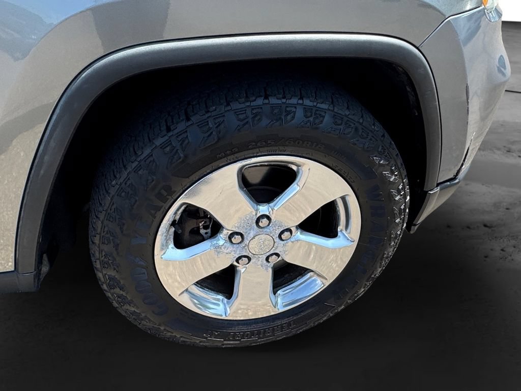 Used 2011 Jeep Grand Cherokee Limited w/ Trailer Tow Group IV AWD/4WD image 13