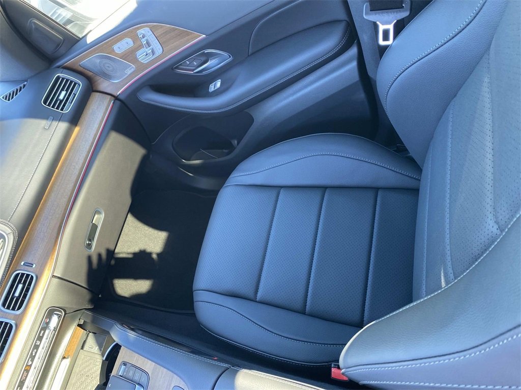 Used 2025 Mercedes-Benz GLS 450 4MATIC image 32