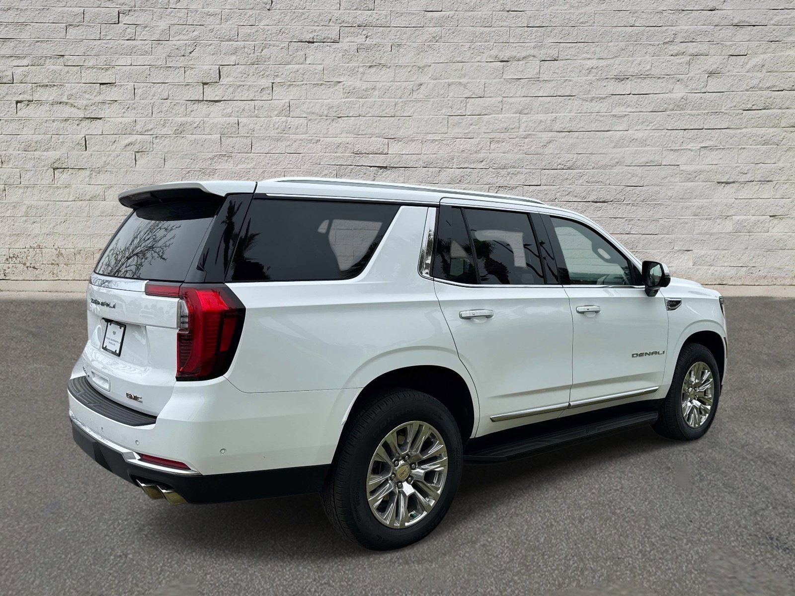 Used 2025 GMC Yukon Denali AWD/4WD image 5
