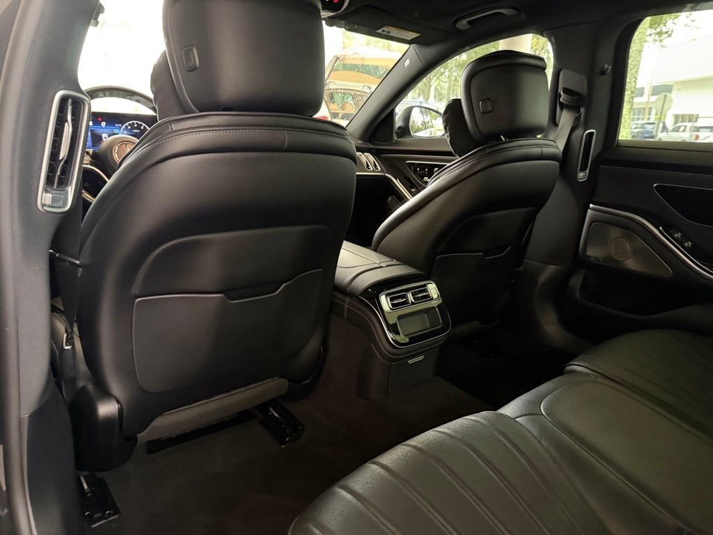 Used 2023 Mercedes-Benz S 500 4MATIC w/ AMG Line image 35