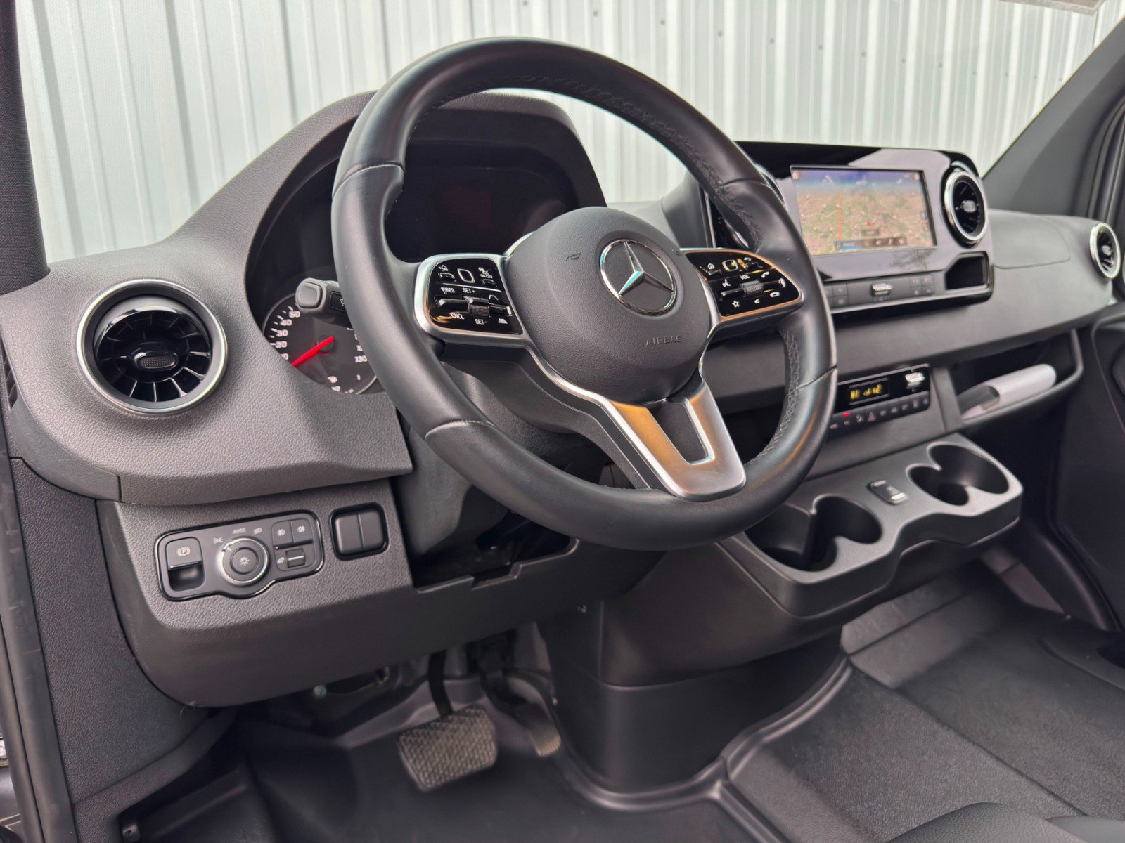Used 2023 Mercedes-Benz Sprinter 2500 image 13