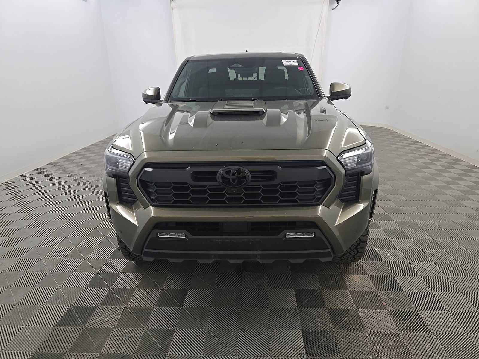 Used 2025 Toyota Tacoma TRD Sport w/ TRD Sport Premium Package AWD/4WD image 2