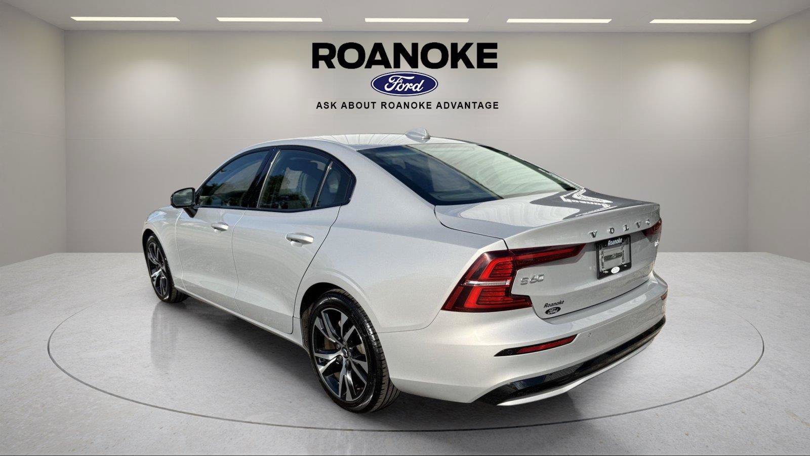 Used 2024 Volvo S60 B5 Core FWD image 18