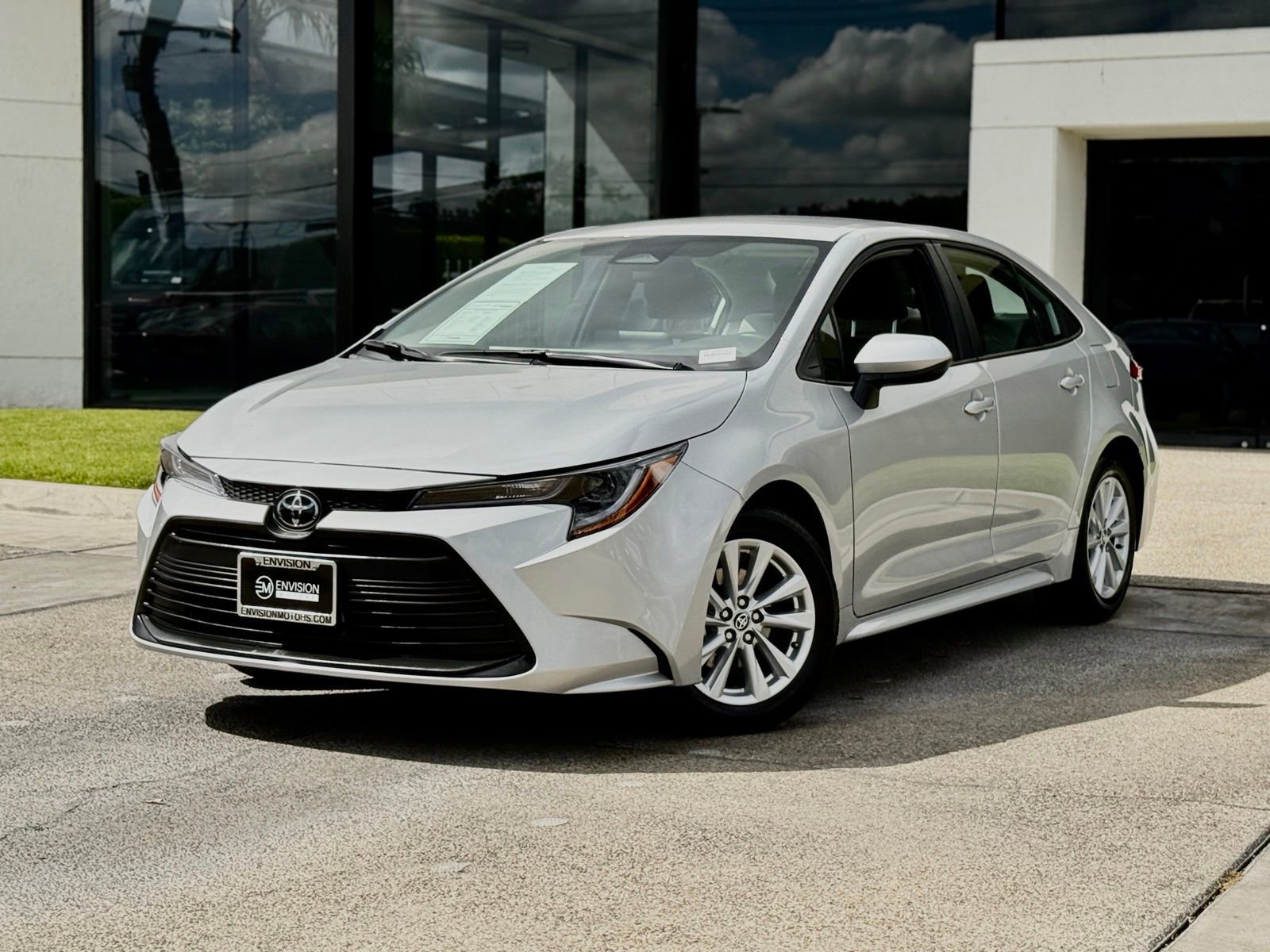 Used 2026 Toyota Corolla LE w/ LE Premium Package FWD image 2