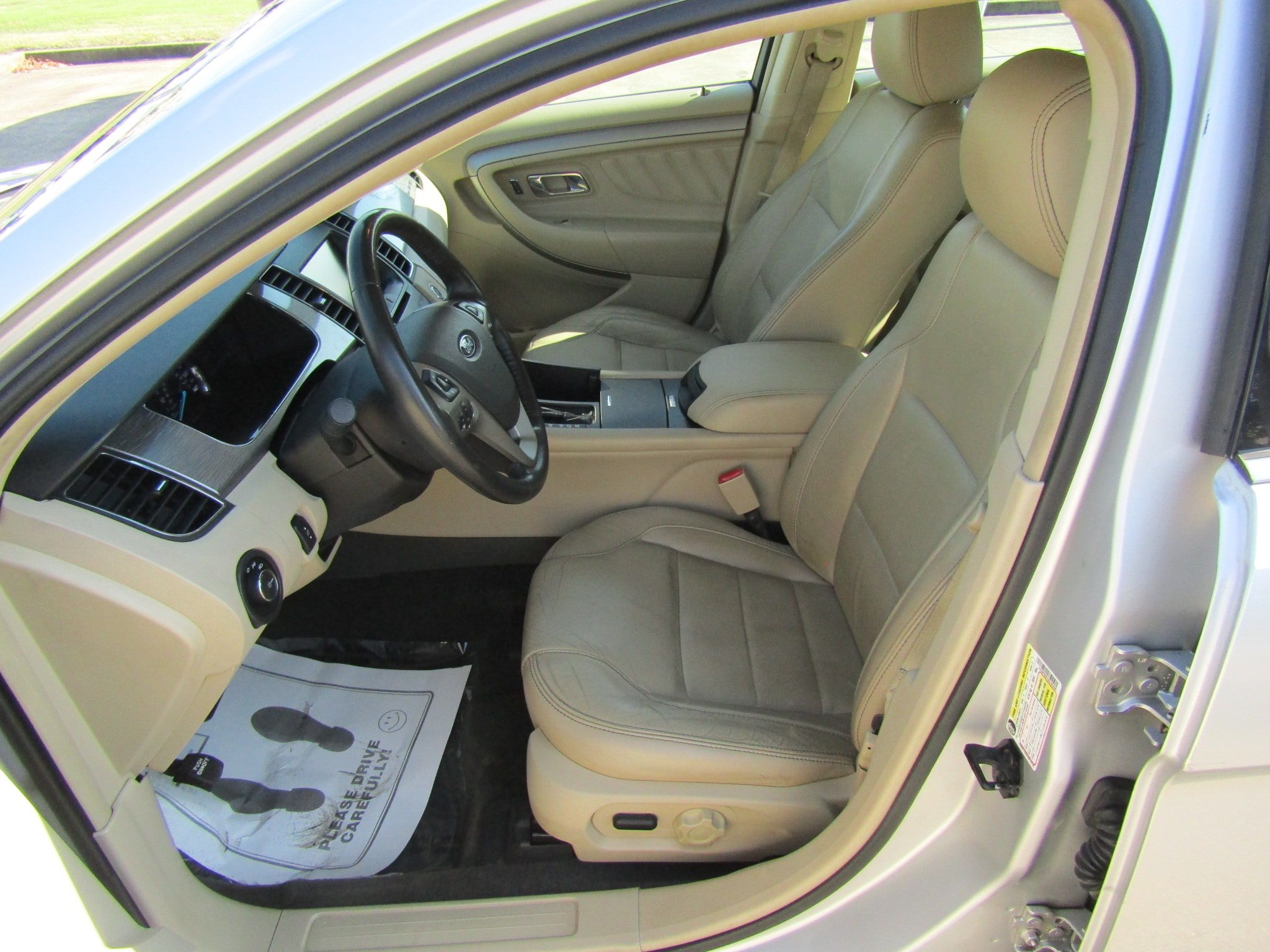 Used 2013 Ford Taurus SEL FWD image 14