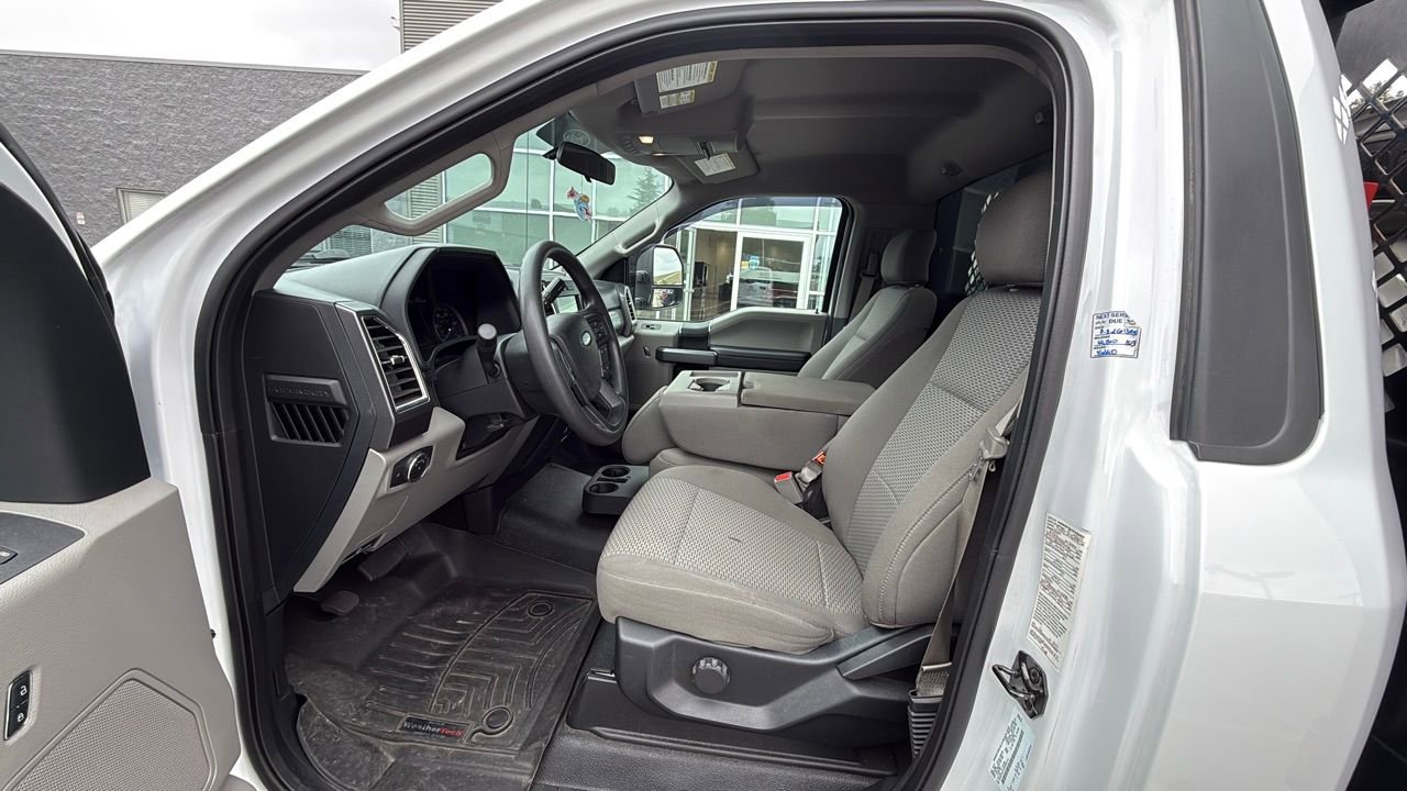 Used 2017 Ford F450 XLT RWD image 3