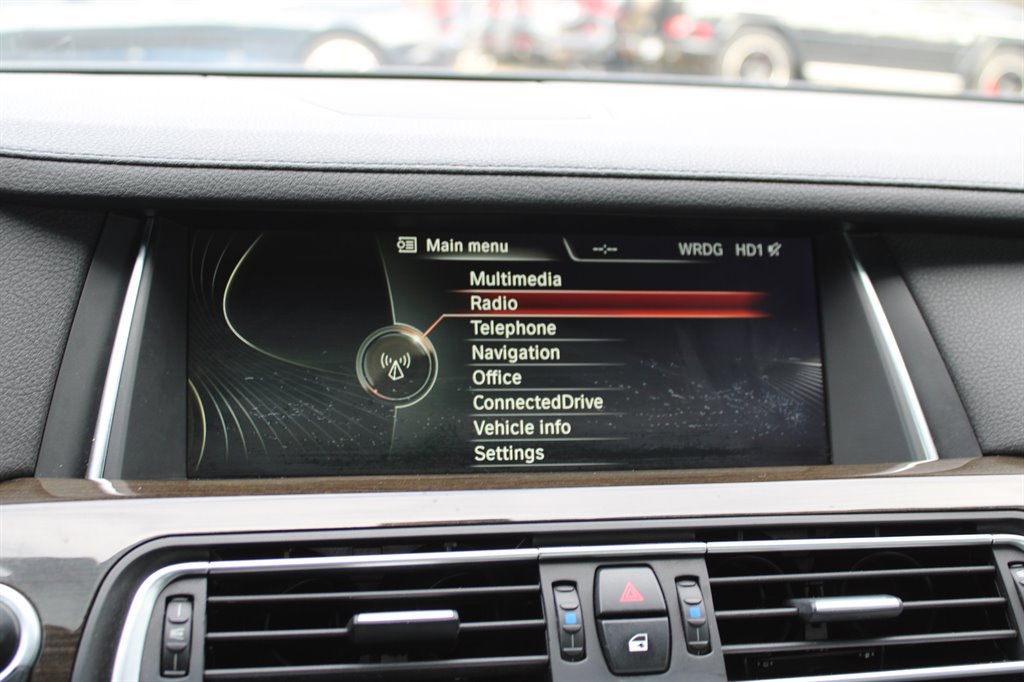 Used 2013 BMW 750i RWD image 22