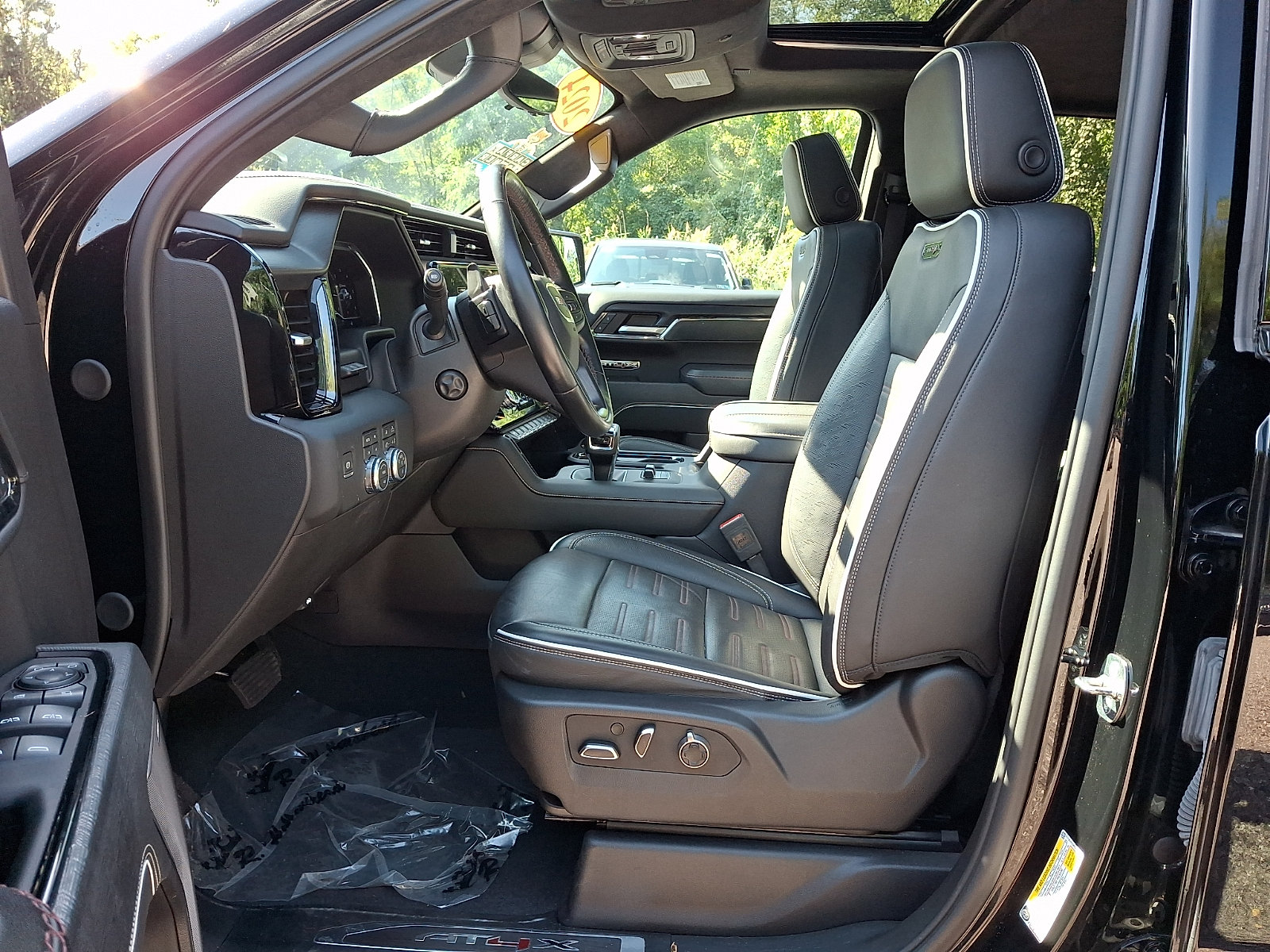 Used 2024 GMC Sierra 1500 AT4X AWD/4WD image 14