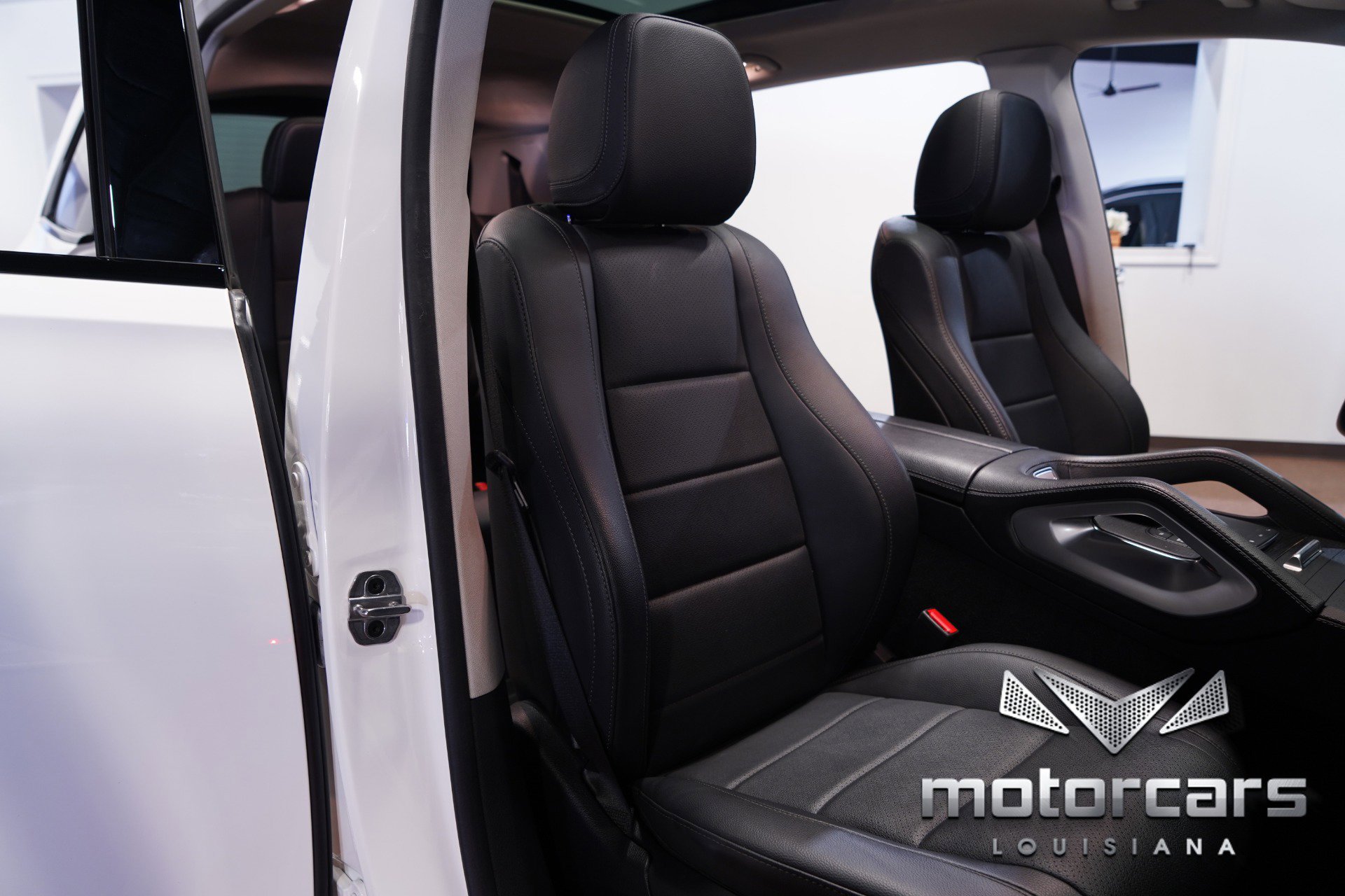 Used 2023 Mercedes-Benz GLS 450 4MATIC w/ AMG Line Exterior image 30