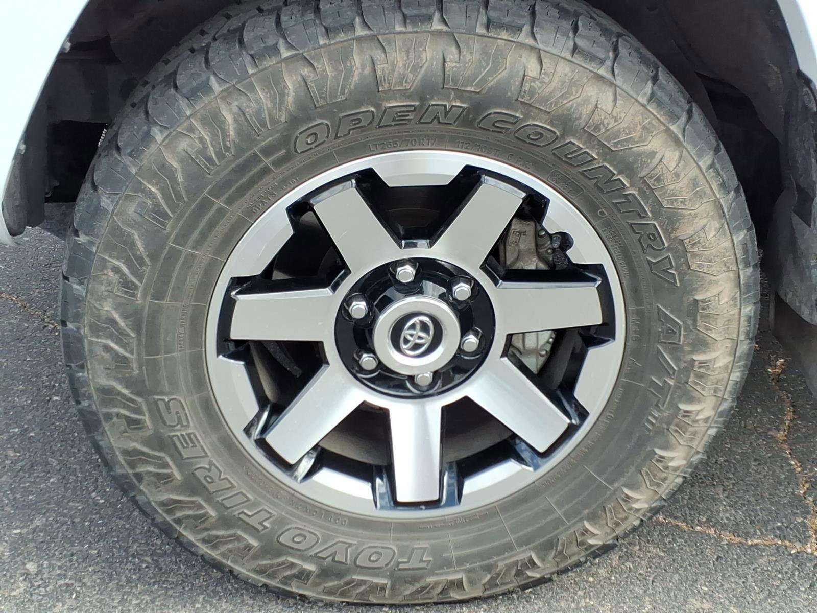 Used 2023 Toyota 4Runner TRD Off-Road Premium w/ Off Road Premium Plus Package AWD/4WD image 9
