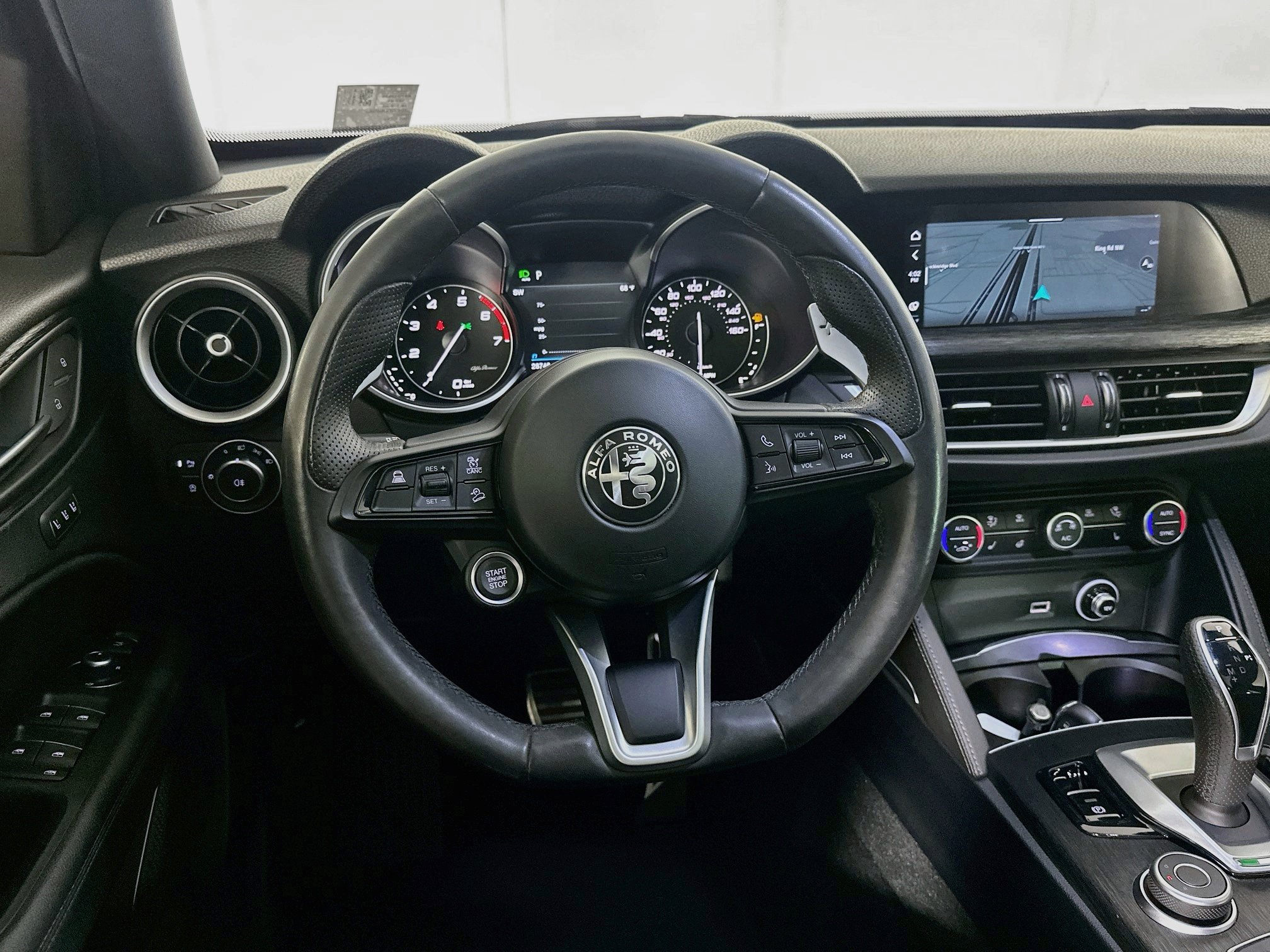 Used 2023 Alfa Romeo Stelvio Sprint RWD image 18