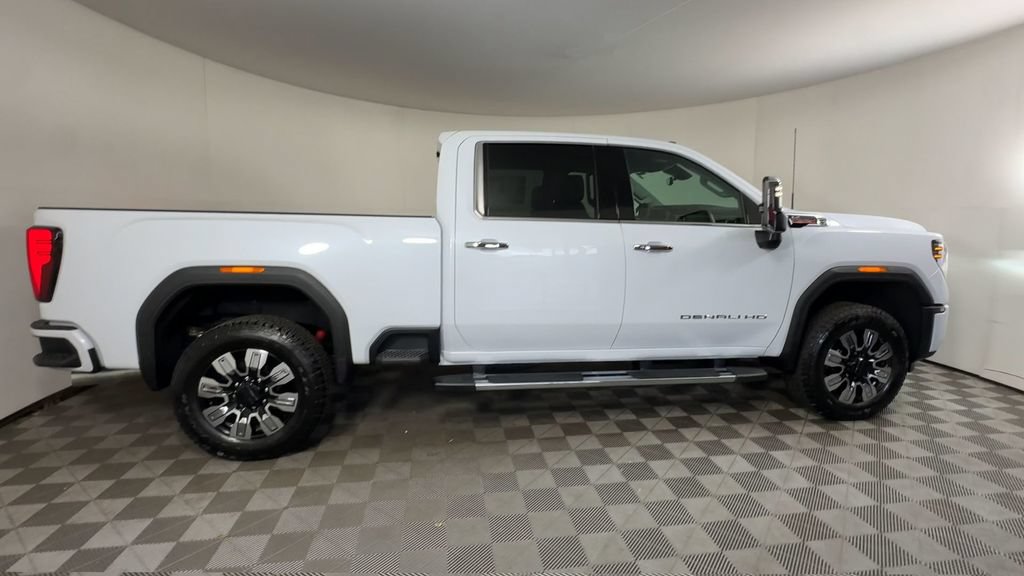 New 2026 GMC Sierra 2500 Denali w/ Denali Reserve Package AWD/4WD image 11