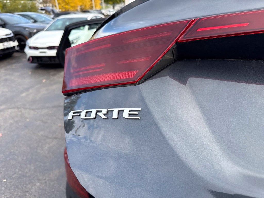 Certified 2023 Kia Forte GT-Line w/ GT-Line Premium Package FWD image 17