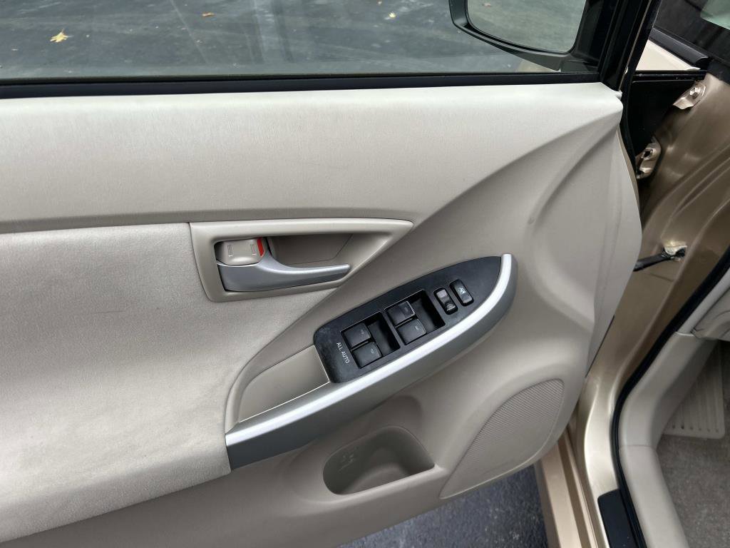 Used 2011 Toyota Prius Two image 16