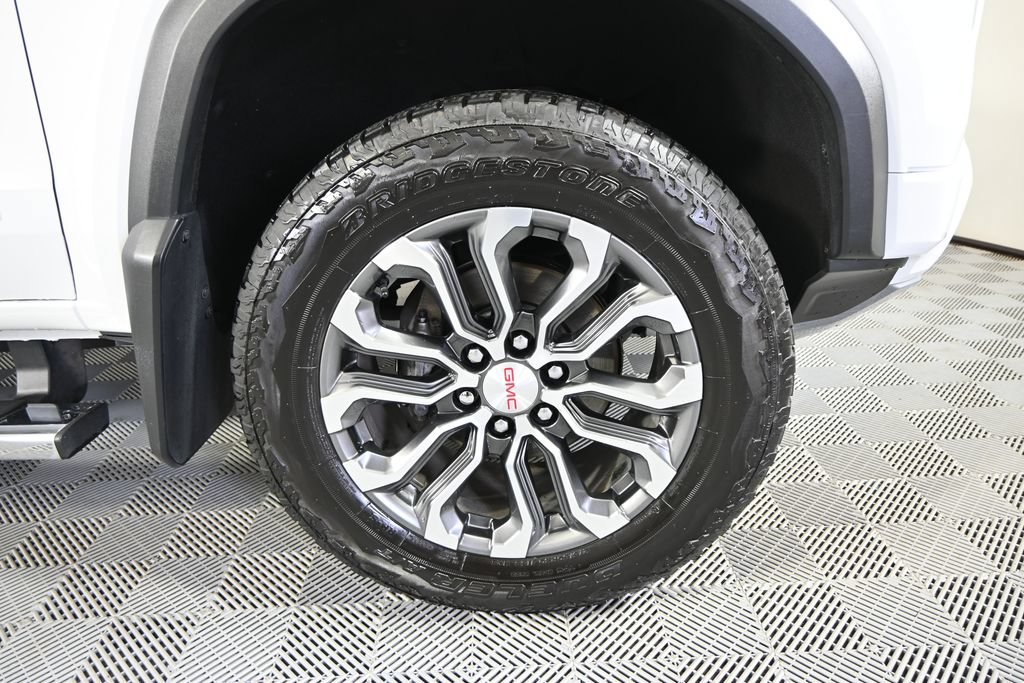 Used 2024 GMC Canyon Denali AWD/4WD image 12