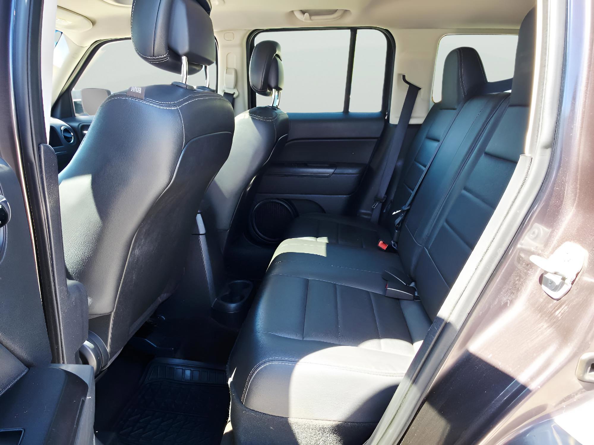 Used 2015 Jeep Patriot High Altitude AWD/4WD image 9