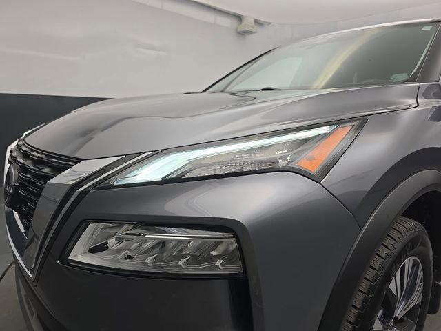 Used 2023 Nissan Rogue SV image 14