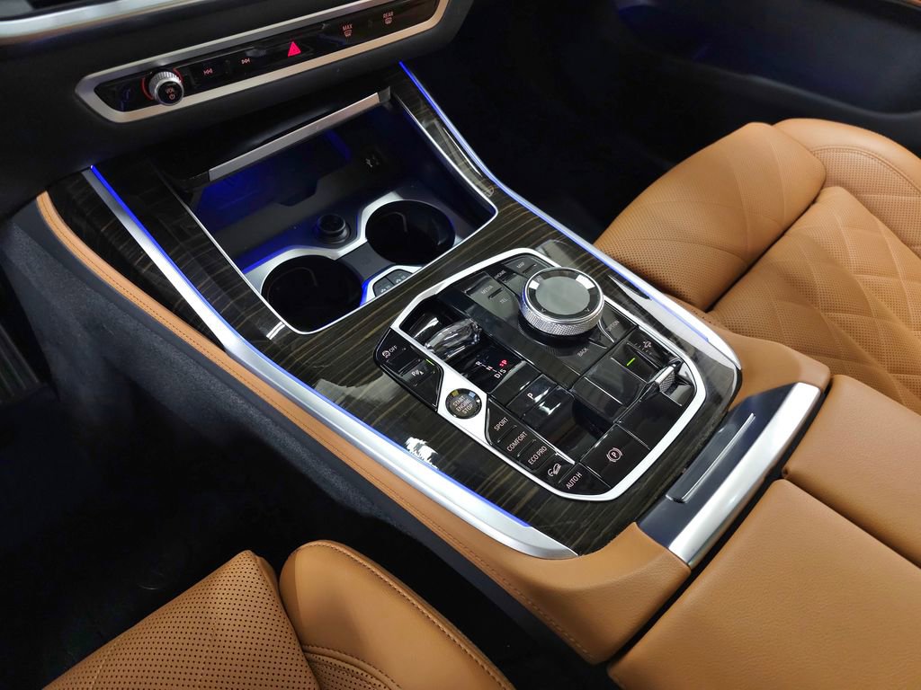Used 2024 BMW X7 xDrive40i w/ Executive Package image 40