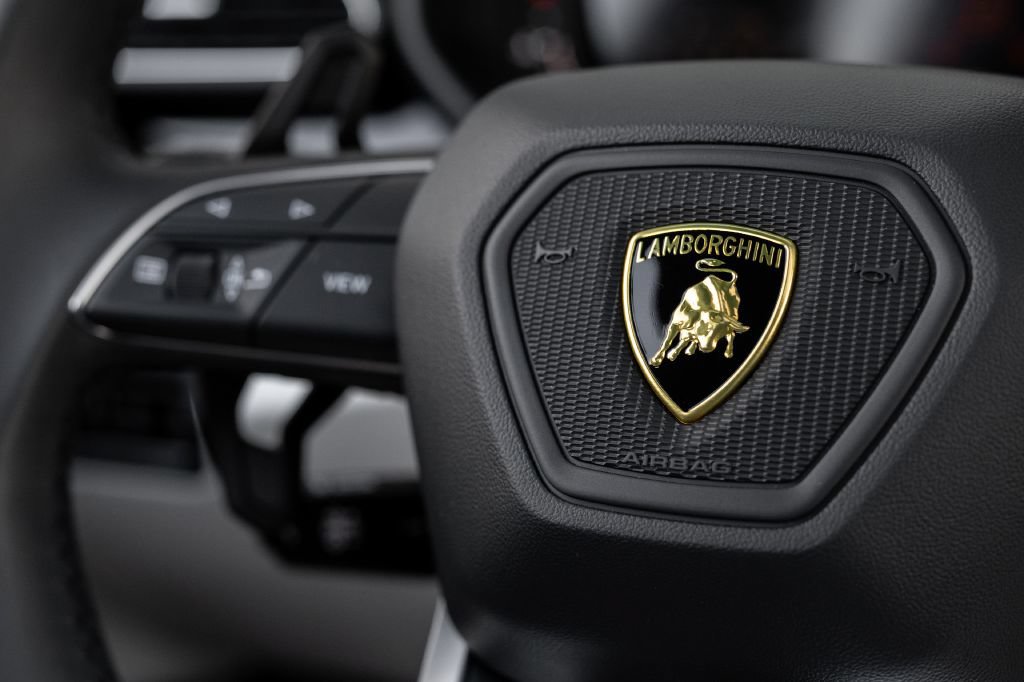 Used 2023 Lamborghini Urus S AWD/4WD image 28