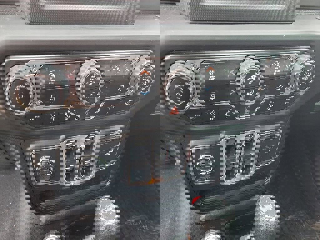 Used 2018 Jeep Wrangler Unlimited Sport S image 26