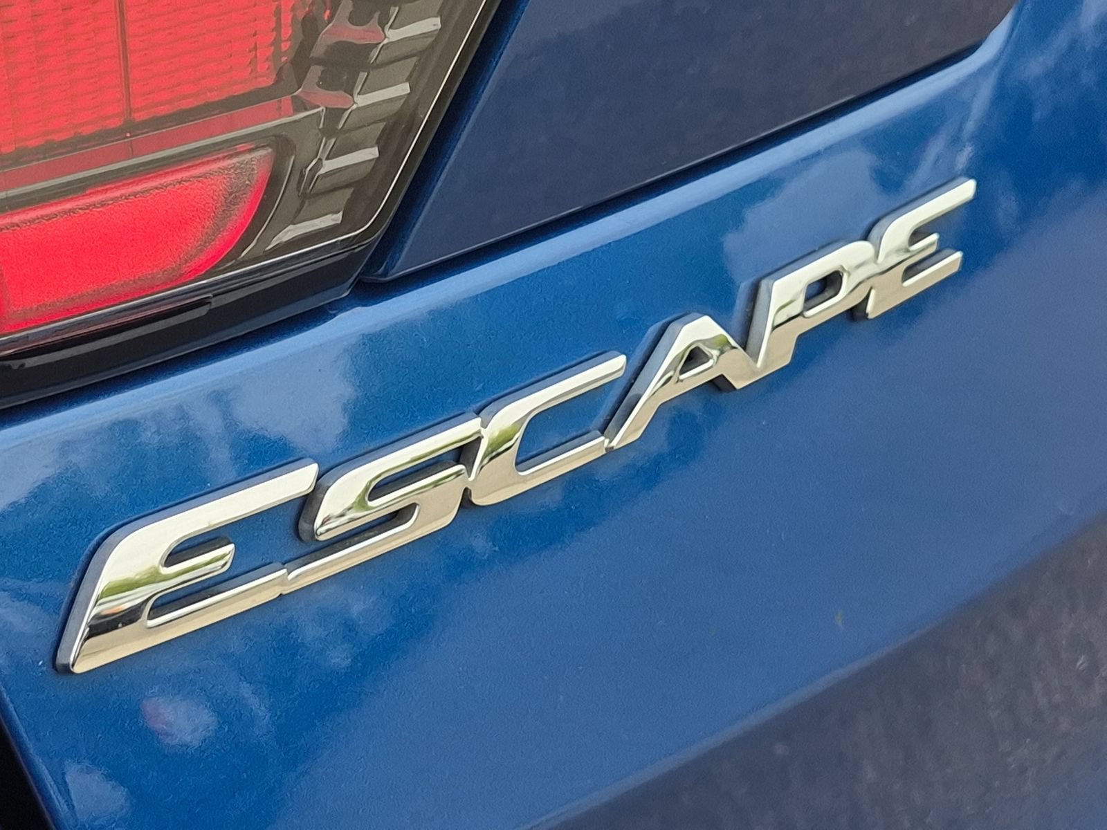 Used 2017 Ford Escape SE w/ Equipment Group 201A FWD image 14